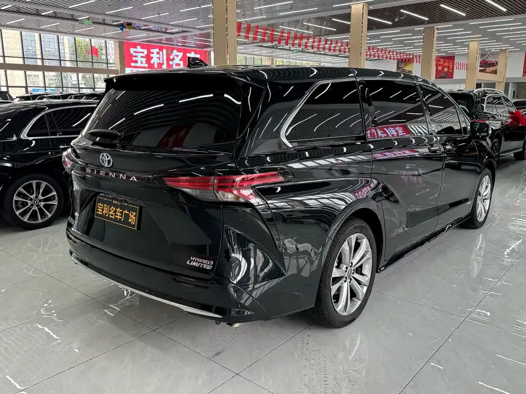 Toyota Sienna 2023 из CN, фото 4