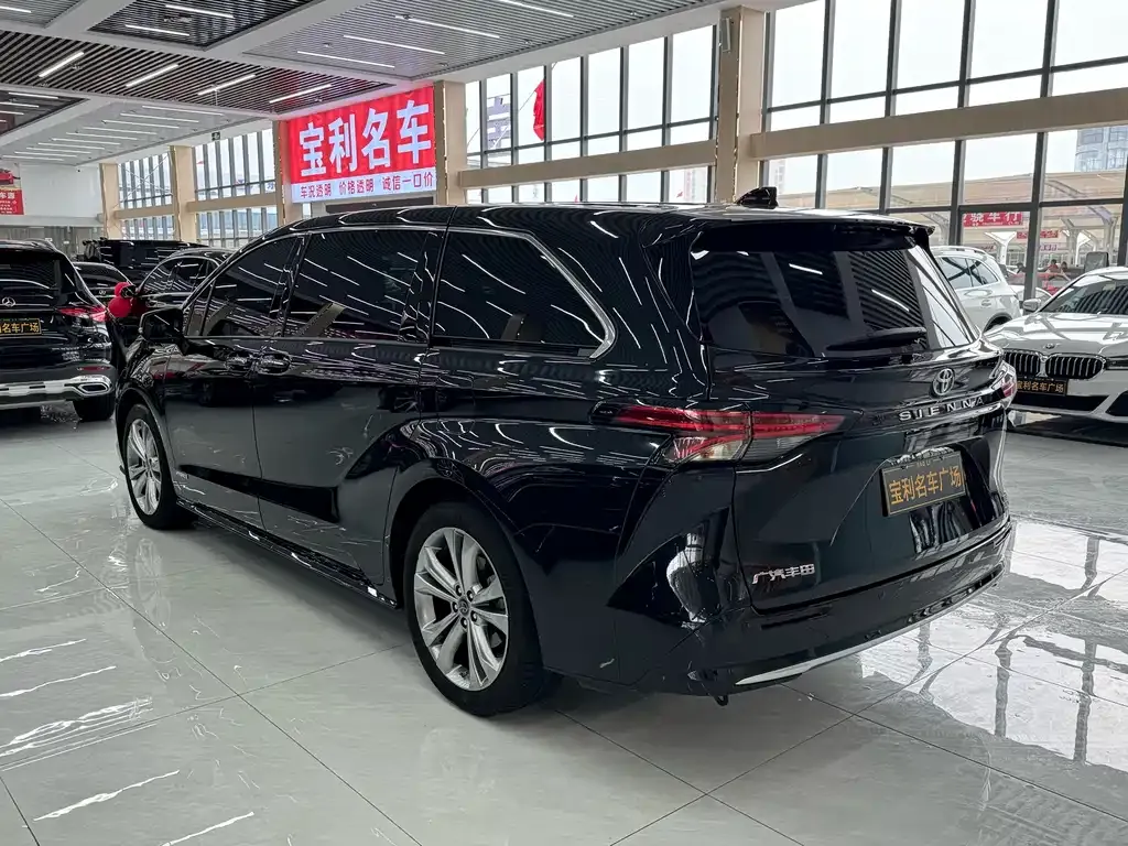 Toyota Sienna 2023 из CN, фото 6