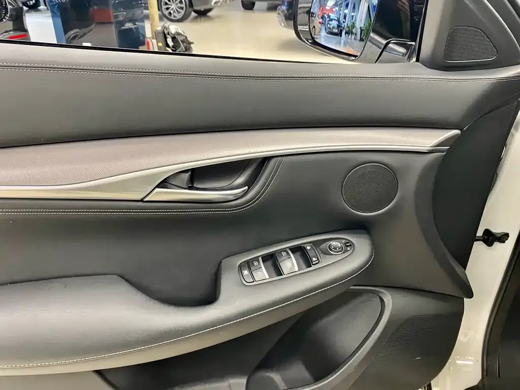 Infiniti QX55 2023 из CN, фото 10