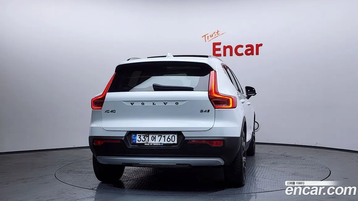 Volvo XC40 — фото 4