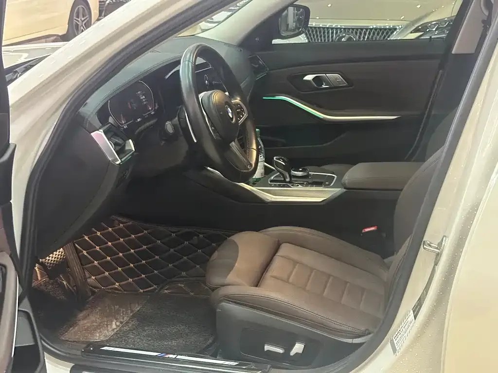 BMW 3 Series 2021 из CN, фото 3