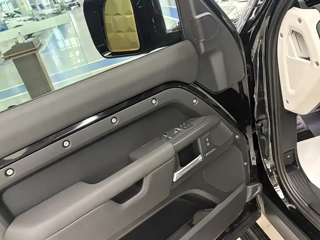 Land Rover Defender 2025 из CN, фото 5
