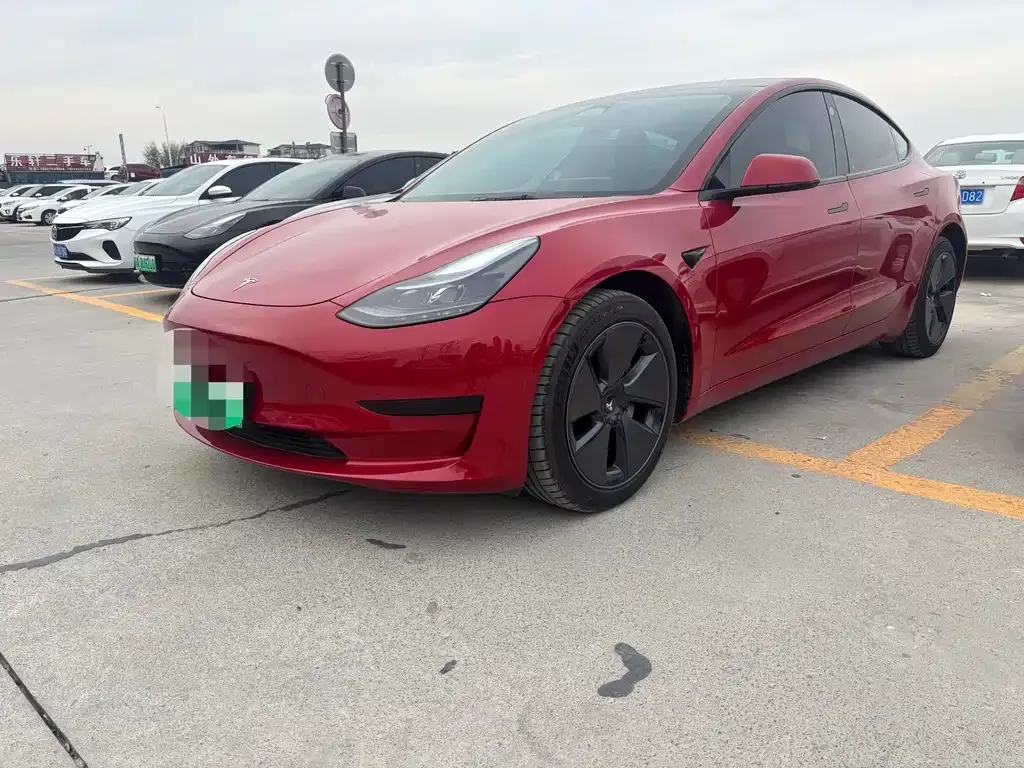 Tesla Model 3 — фото 1