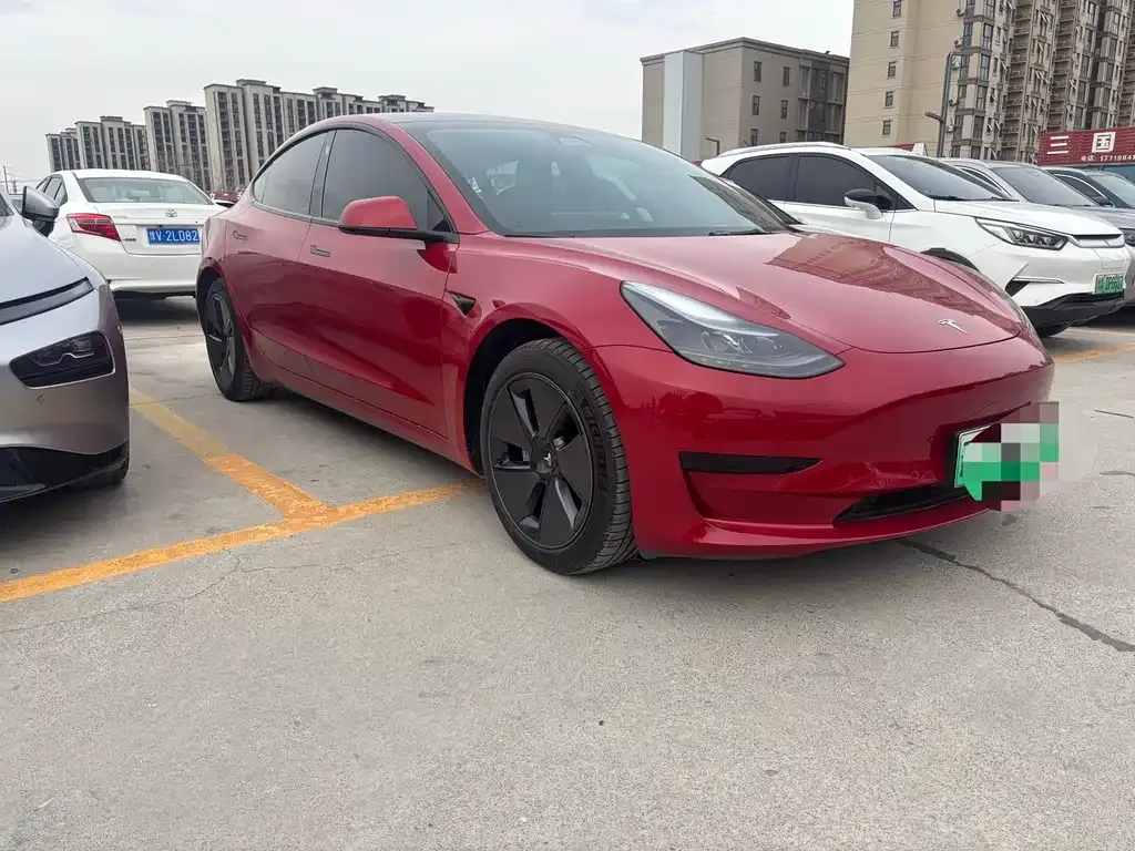 Tesla Model 3 — фото 3