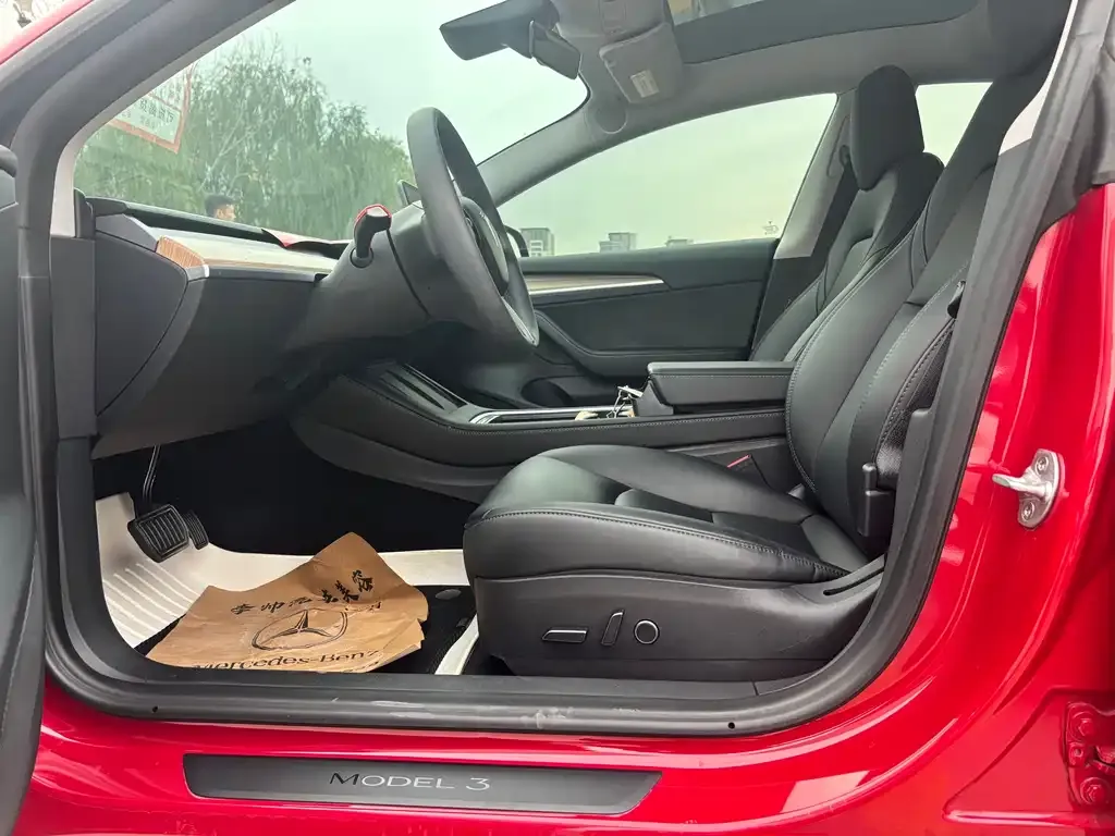 Tesla Model 3 — фото 4