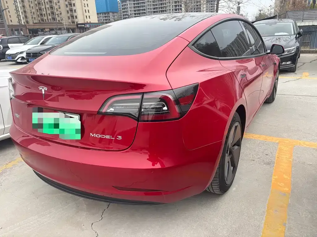 Tesla Model 3 — фото 9