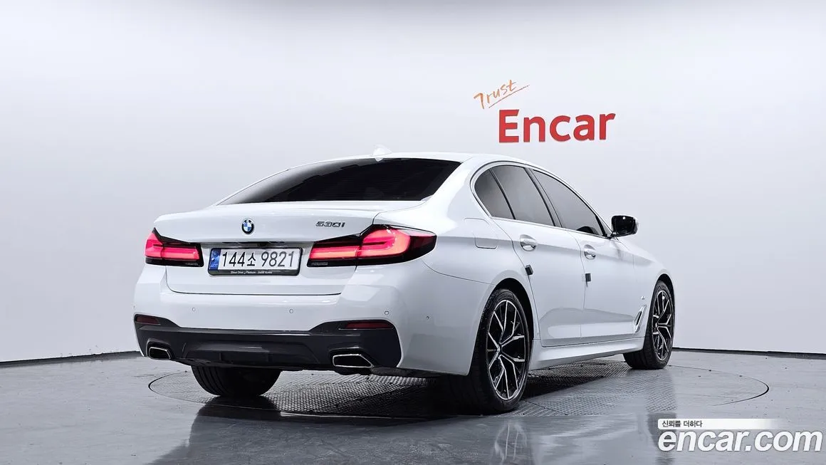 BMW 5-Series 2023 из KR, фото 2