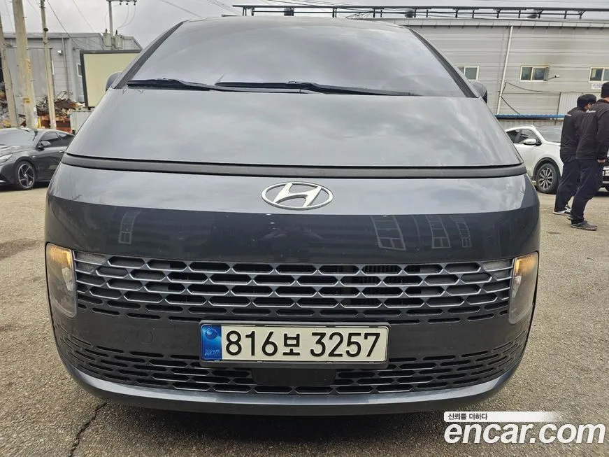 Hyundai Staria — фото 1