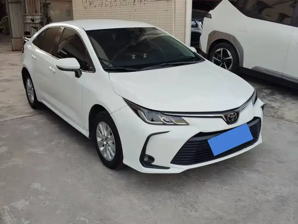 Toyota Corolla 2022 из CN, фото 3
