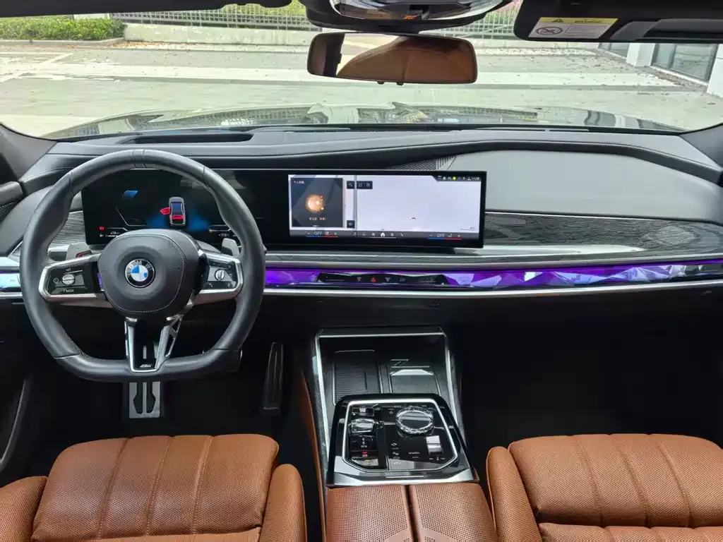 BMW 7 Series — фото 10