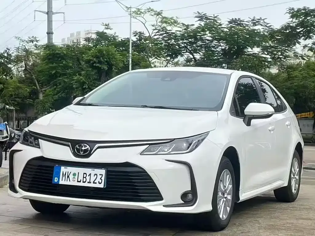 Toyota Corolla 2024 из CN, фото 1