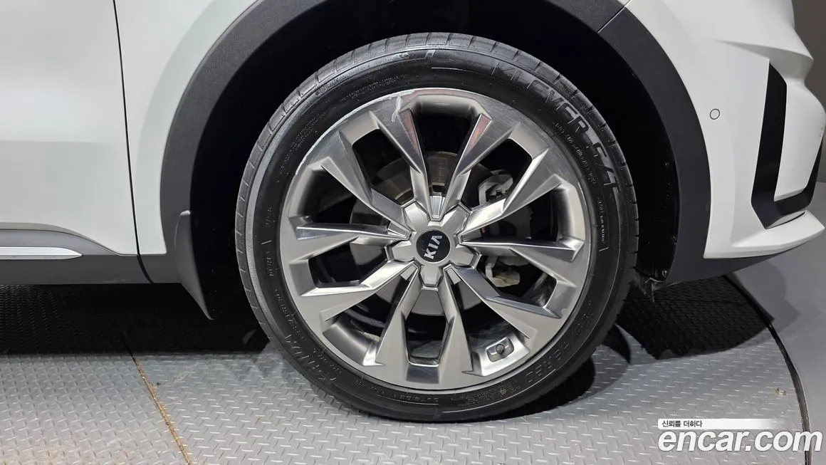 Kia Sorento — фото 5