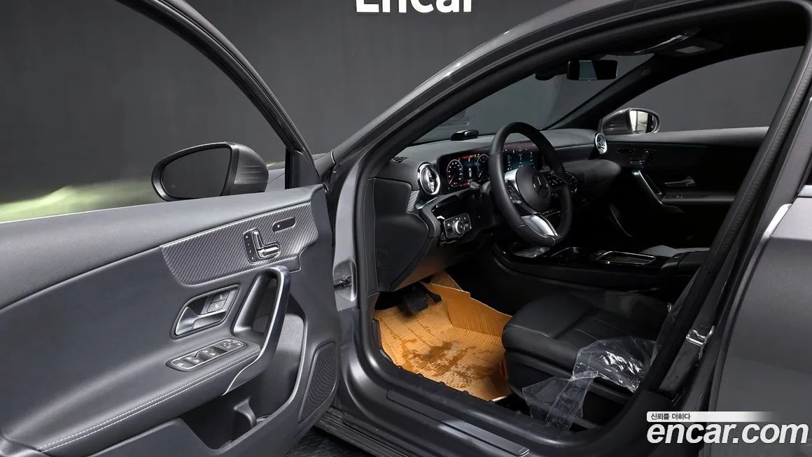 Mercedes-Benz A-Class — фото 10