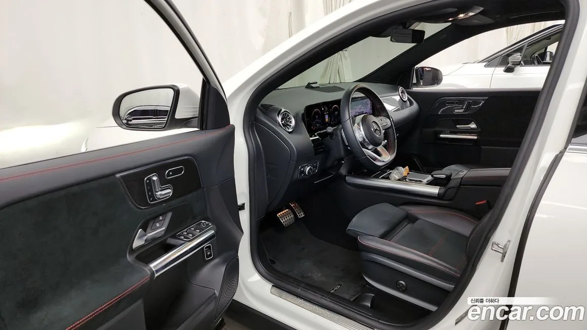 Mercedes-Benz GLA-Class — фото 10