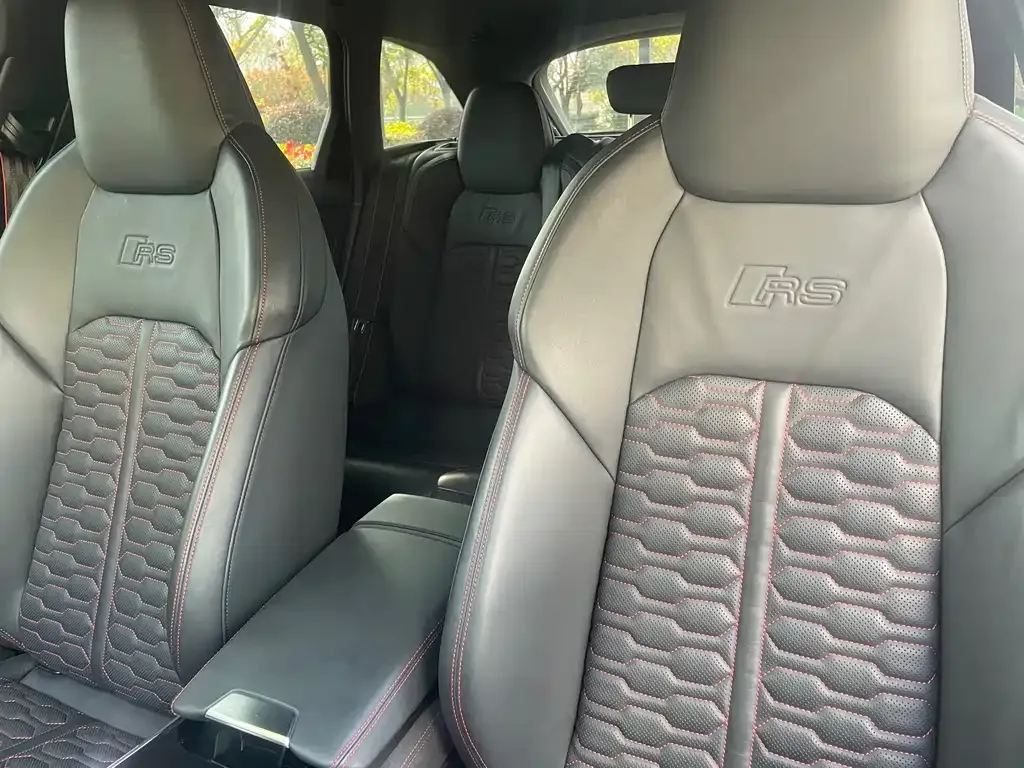 Audi RS 6 2022 из CN, фото 8