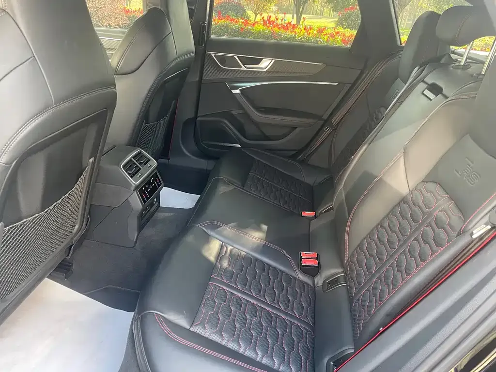Audi RS 6 2022 из CN, фото 9