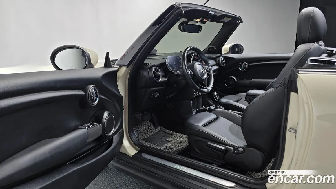 Mini Cooper Convertible 2021 из KR, фото 10