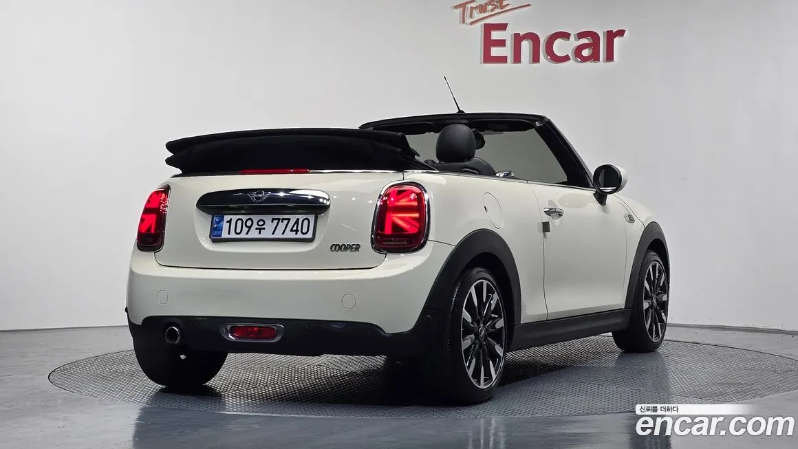 Mini Cooper Convertible 2021 из KR, фото 2