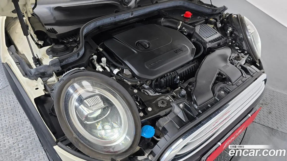 Mini Cooper Convertible 2021 из KR, фото 6