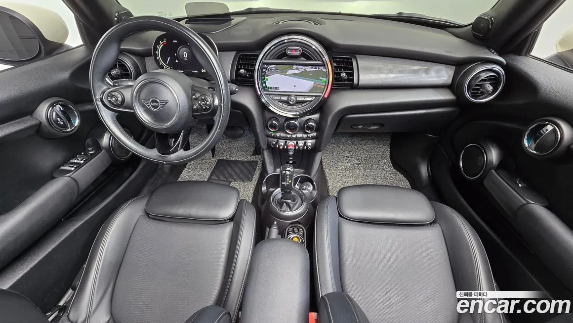 Mini Cooper Convertible 2021 из KR, фото 7