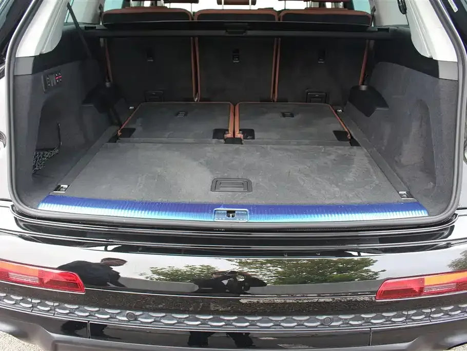 Audi Q7 2025 из CN, фото 6
