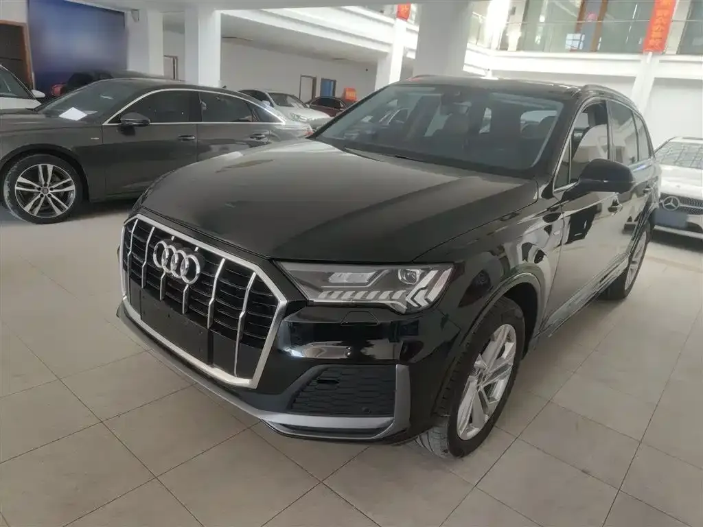 Audi Q7 2024 из CN, фото 1