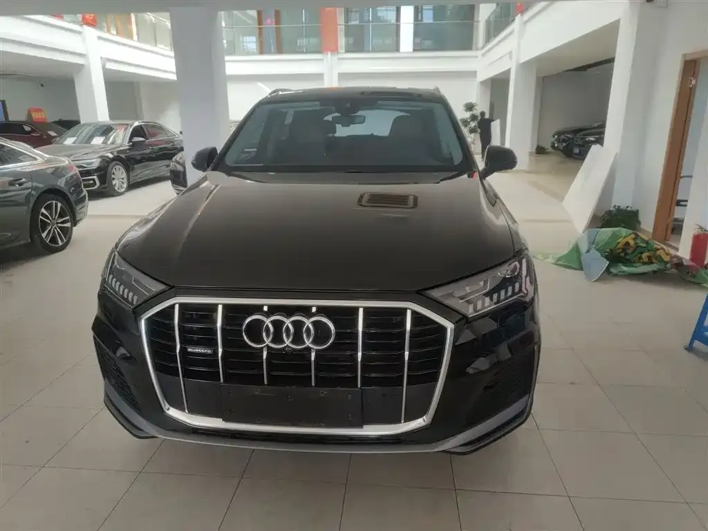 Audi Q7 2024 из CN, фото 3