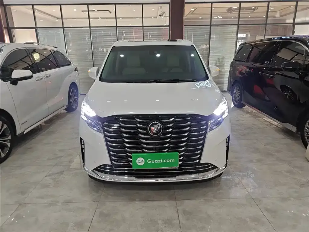 Buick GL8 2023 из CN, фото 3