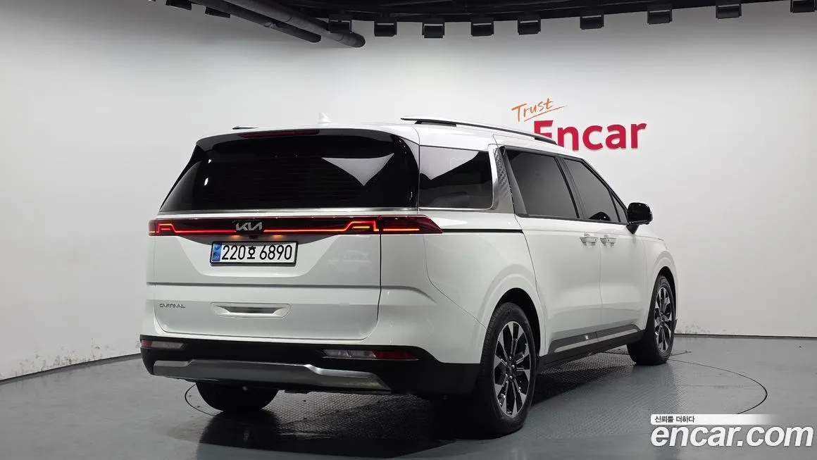 Kia Carnival — фото 2