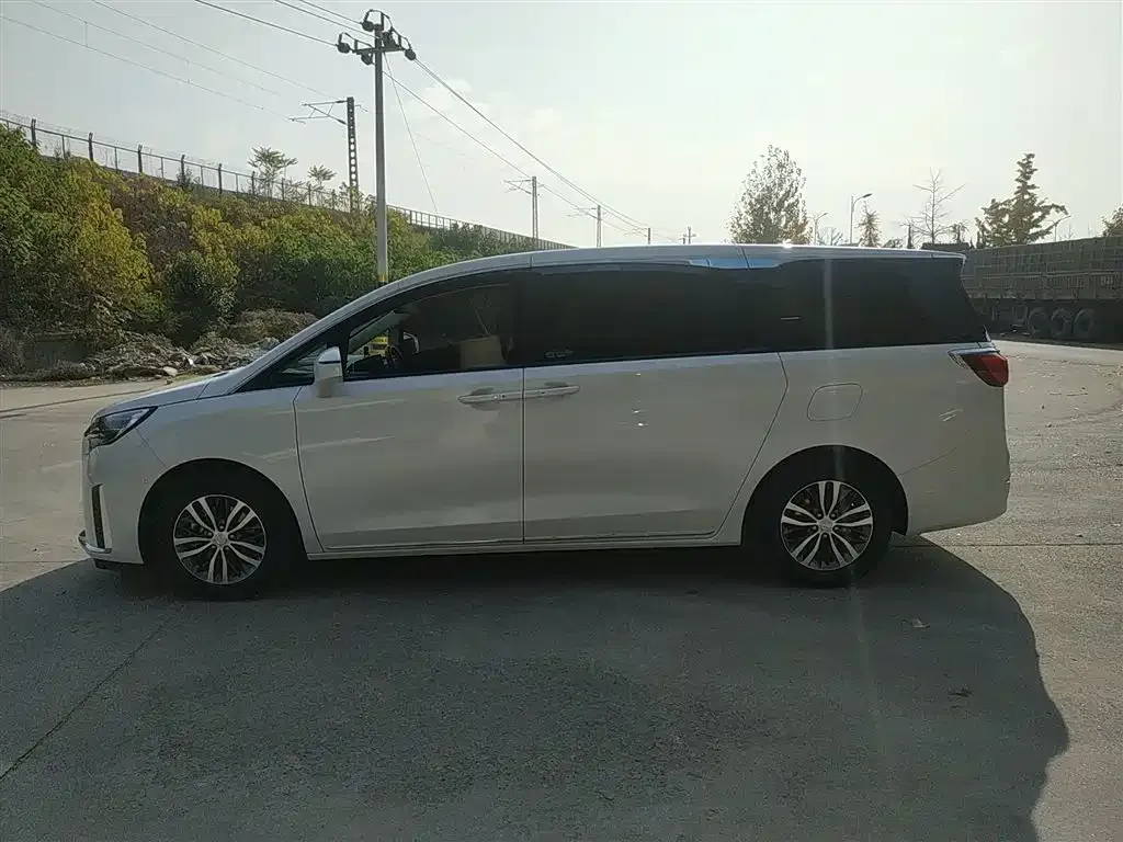 Buick GL8 2023 из CN, фото 5