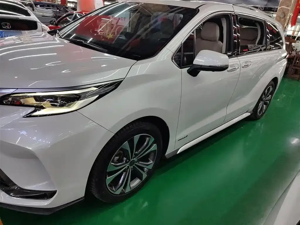 Toyota Granvia 2023 из CN, фото 5