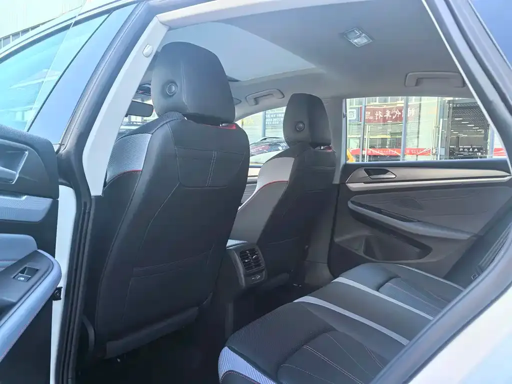 Volkswagen Lamando 2024 из CN, фото 6