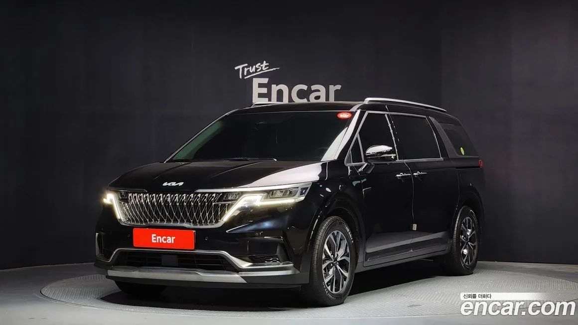 Kia Carnival — фото 1