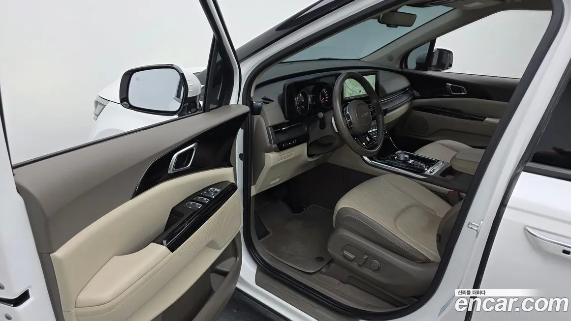 Kia Carnival — фото 10