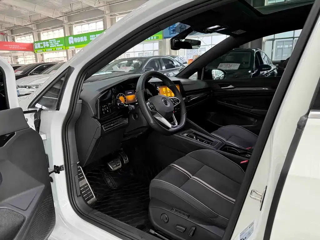 Volkswagen Golf 2022 из CN, фото 7
