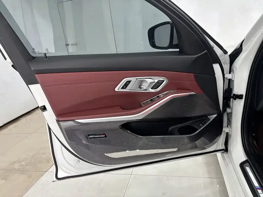 BMW 3 Series 2023 из CN, фото 10