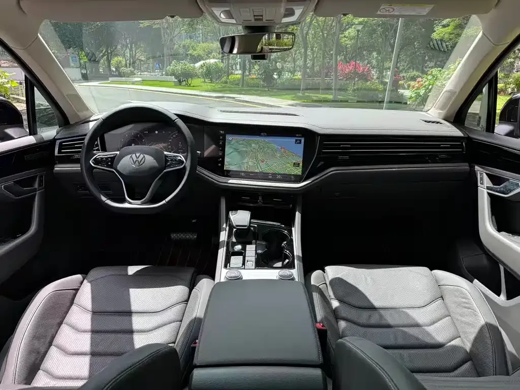 Volkswagen Touareg 2023 из CN, фото 10