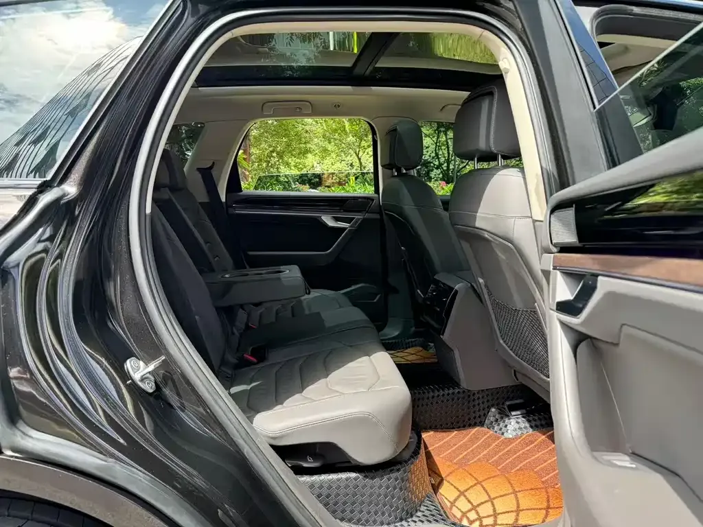 Volkswagen Touareg 2023 из CN, фото 9