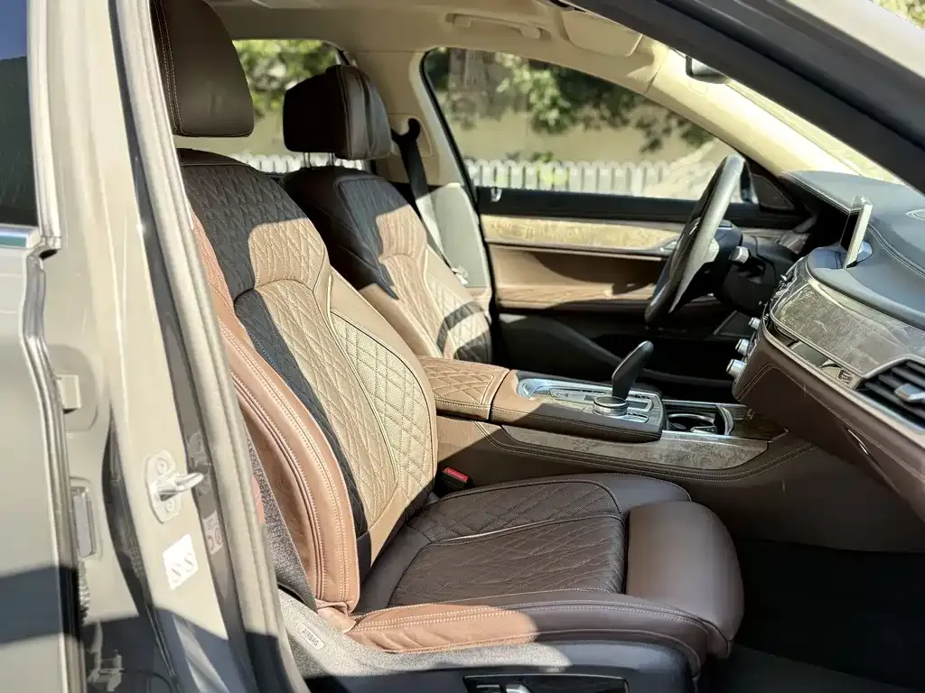 BMW 7 Series 2021 из CN, фото 6