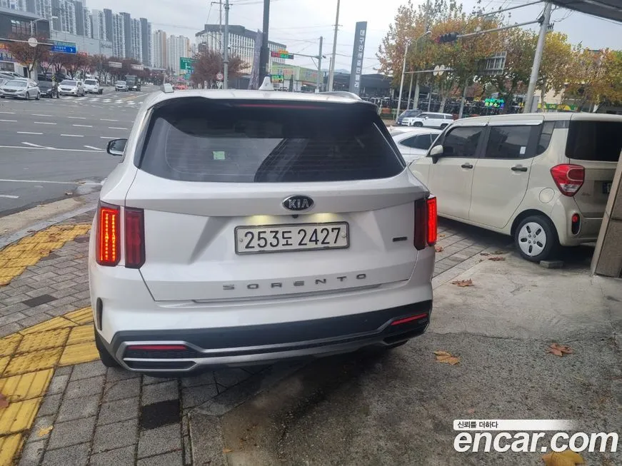 Kia Sorento — фото 4