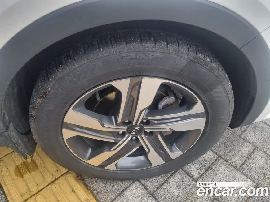 Kia Sorento — фото 5