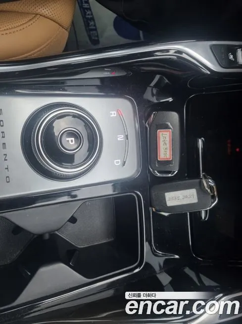 Kia Sorento — фото 8