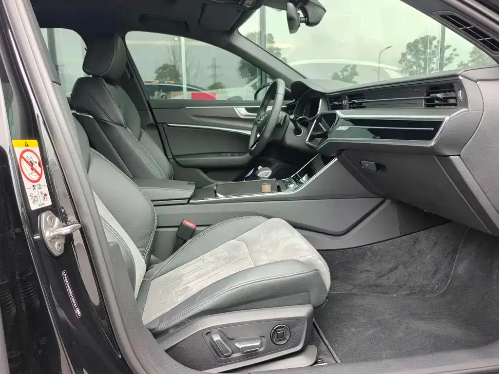Audi A6L 2025 из CN, фото 7