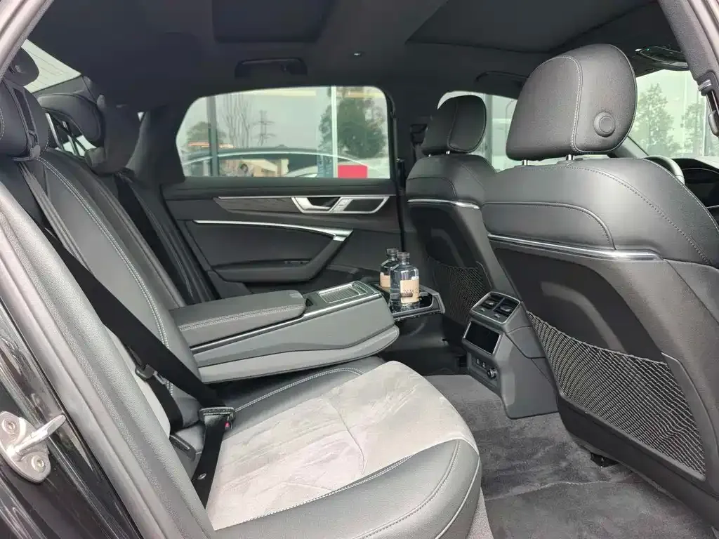 Audi A6L 2025 из CN, фото 8