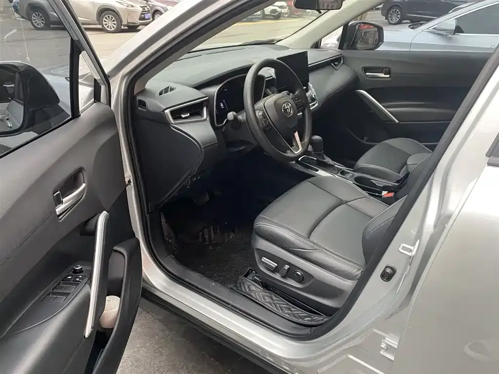 Toyota Frontlander 2023 из CN, фото 4