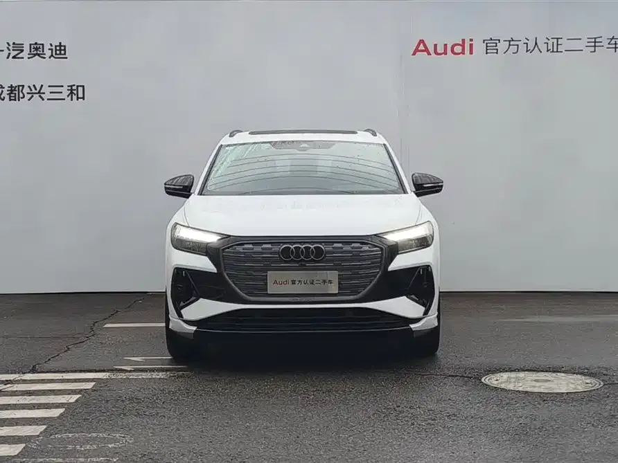 Audi Q4 e-tron — фото 2