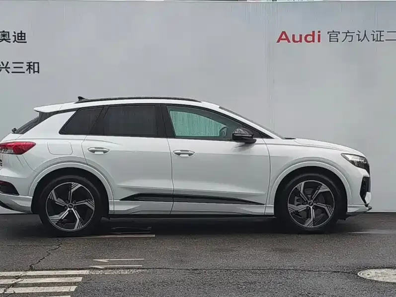 Audi Q4 e-tron — фото 3
