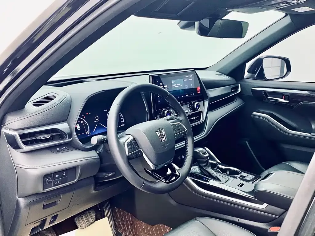 Toyota Crown Kluger 2021 из CN, фото 10
