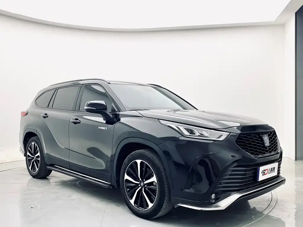 Toyota Crown Kluger 2021 из CN, фото 3