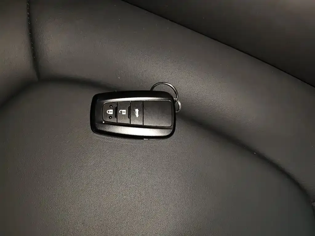 Toyota Corolla 2023 из CN, фото 9